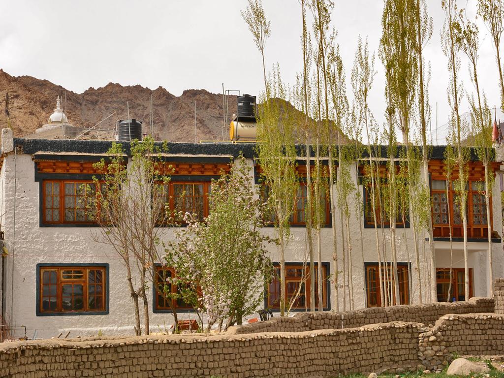 Yangphel Guest House Leh Exterior photo