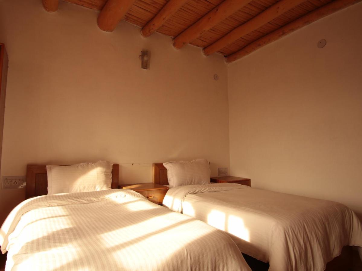 Yangphel Guest House Leh Exterior photo